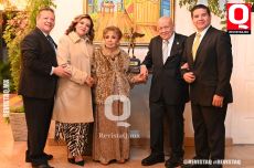 A    Eduardo Ramírez, Rosy Ramírez, Rosalina Pérez, Eduardo Ramírez y Gerardo Ramírez