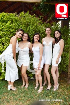 Regina Antillón, Mariana Arana, Vale Báez, Ammit Hitchcock y Isabella Sánchez