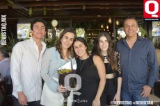 Luis Andrés López, Tavo López, Lulu Ceccopieri, Melissa López y Daniela López