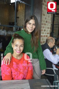 Nidia Gutiérrez con Cosette Noé