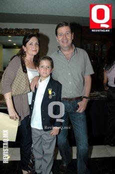 Susana Plascencia, Javier Villalobos y  Federico Villalobos