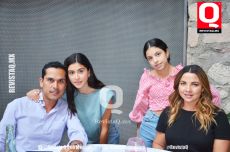 Benito Cardenas, Paulina Cardenas, Rebeca Cardenas y Rebeca González