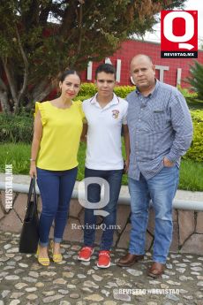 Carlos Nava, Xiomara Pulido y Carlos Nava