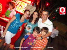 Martha Laura Aranda y Beto Vela en familia