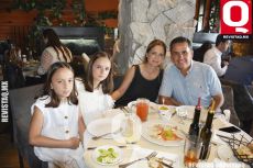 Ana Paula García, María José García, Maggie Martín y Rosendo García