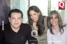 Mariana Ferreiro con sus papas Salvador Ferreiro y Patricia Torres Landa.