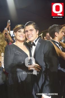 Martha Hernández y Gael Hernández