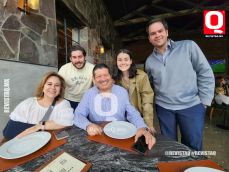 A   Santiago Sánchez, Patricio Gutiérrez Macouzet, Laura Sánchez, Martha Camarena y Manuel Sánchez