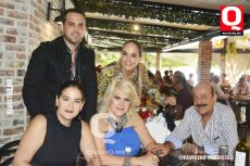 Christian Pérez, Mónica Pérez, Karina Pérez Dorsey, Mónica Dorsey y Marco Pérez