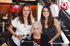 Diana Jaime, María Delgado y Corina Jaime