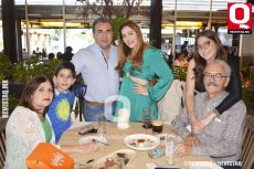 María Elena Garza, Salvador Salazar, Salvador Salazar, María Fernanda Muñoz, Luisa Salazar y Luis Muñoz