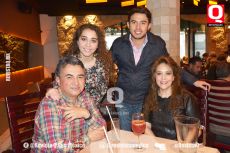 Mónica Hernández, Mauricio Hernández Jr., Mauricio Hernández y Mónica Ramírez