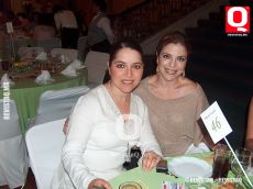Berenice  Ramírez y Míriam Ramírez