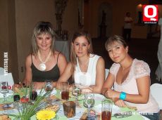 Ericka Muñoz,Chely Muñoz y Adriana Navarro