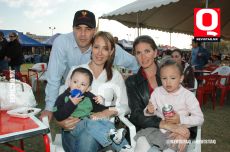 Familia Portillo y Luz Elena Velázquez