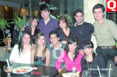 Francisco Funes con sus amigos .