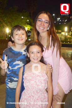 Leonardo Estrada, Regina Arenas y Fernanda Arenas
