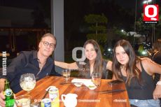 Leonel Bedolla,  Adriana Guzmán y Sofía Bedolla
