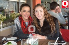 A    Claudia Anaya de Muñoz y Jessica Bujaidar