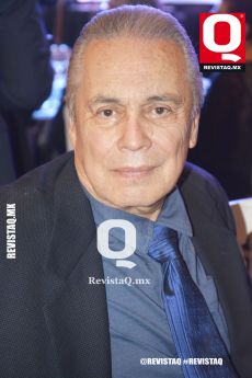 Arturo Fernández  QEPD