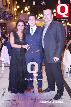 Marcela Cordero, Carlos Fernández y Carlos Fernández