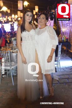 Margarita López y Karyme Flores.