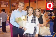 Enrique Torres, Regina Torres y Viviana Romero