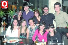 Francisco Funes con sus amigos .