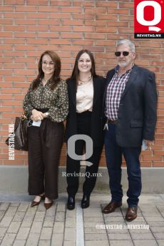 Patricia de Lara, Cristina Gallardo y Homero Gallardo