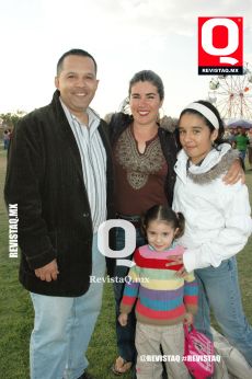 Luis Elizondo, Laura Hernández, Fernanda Elizondo y Sabrina Elizondo  Foto Revista Q
