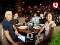 David Torres y Sandra green de Torres en familia