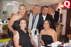 Vero Gamiño, Adrián Cervera, Sebastián Uribe, Adriana Larreategui y Mayela Lobato