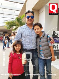 Enrique Avilés y familia.