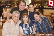 José Luis Vázquez, Sofía Vázquez, Luis Martin Vázquez, Irma Martínez y Luis Martin Vázquez