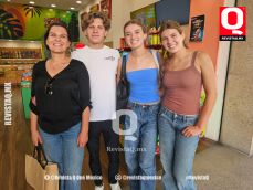 A   Diana Castillo en familia