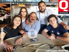 Juan Carlos Sánchez Castellanos y familia