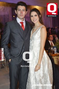Axel Calderón y Renata Calderón