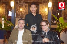 Paola Campos y Fernando Tenorio con el Someliere Martín García en el Almacén del Bife