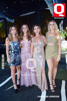 Sabrina Guemez, Fernanda Guemez, Ileana González y Alexa Guemez