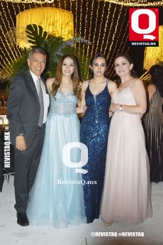 José Luis Gutiérrez, Karen Gutiérrez, María Fernanda Cruz y Marycarmen Ortega