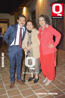 Óscar Gutiérrez, Ricarda Rico y Tere Gutiérrez