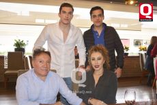 Claudio Martínez, Edgardo Martínez, Fernando Martínez y Claudia Muñoz