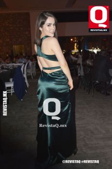 A   Jacqueline Valenzuela