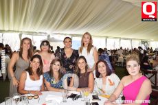 Adriana Porras, Eva Melgar y amigas