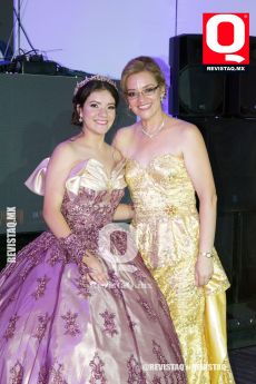 Amables Lisset Guerrero Guerrero con su mamá Adriana Guerrero Camacho
