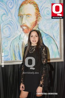 Muy elegante Francesca Gargano