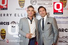 Víctor González y Daniel Ducoing en los premios de la Revista Q