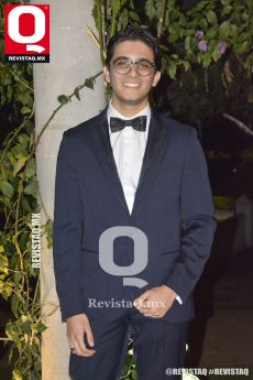 Marco Aceves se gradua de Finanzas y Banca