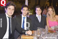 A  Mauricio Cano y amigos.