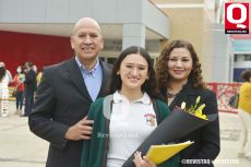 Antonio Correa, Vianey Camarena y Paulina Correa
